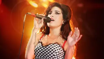 Backdrop to the movie "Amy" #1030238