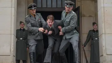 Backdrop to the movie "Alone in Berlin" #268360