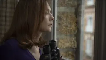 Backdrop to the movie "Elle" #272300