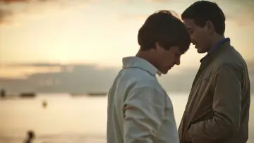 Backdrop to the movie "Holding the Man" #189357