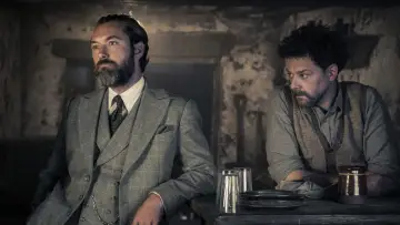 Backdrop to the movie "Fantastic Beasts: The Secrets of Dumbledore" #772602