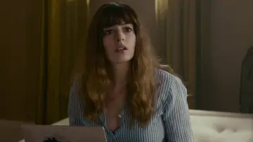 Backdrop to the movie "Colossal" #870900