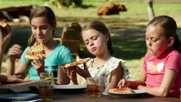 Backdrop to the movie "Miracles from Heaven" #217676