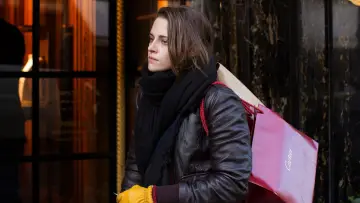 Backdrop to the movie "Personal Shopper" #1009514