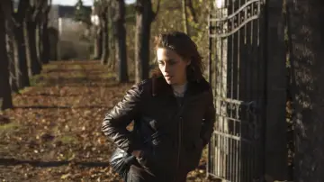 Backdrop to the movie "Personal Shopper" #349668
