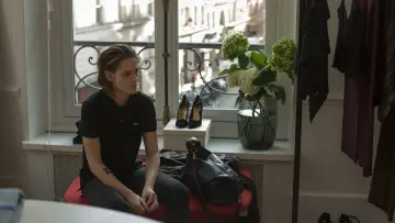 Backdrop to the movie "Personal Shopper" #349696