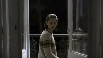 Backdrop to the movie "Personal Shopper" #349713