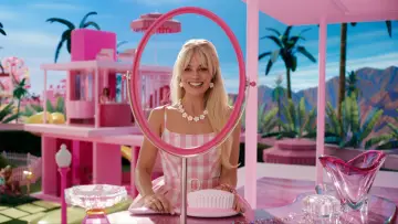 Backdrop to the movie "Barbie" #926450