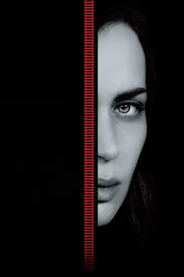 Poster to the movie "The Girl on the Train" #454602