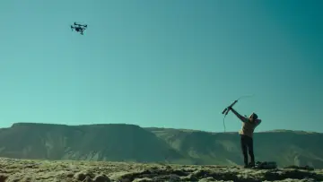 Backdrop to the movie "Woman at War" #231228