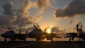 Backdrop to the movie "Top Gun: Maverick" #553425