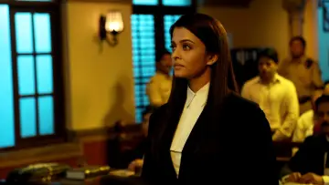 Backdrop to the movie "Jazbaa" #1137341