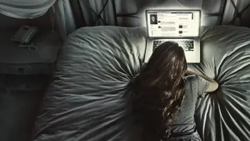 Backdrop to the movie "Friend Request" #1064223