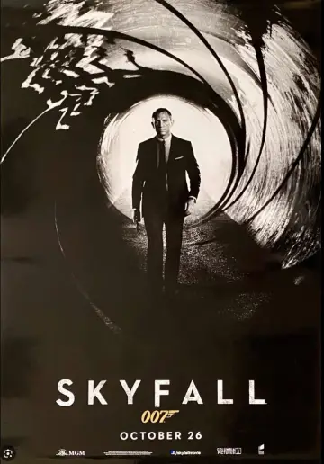Poster to the movie "Skyfall - Der moderne Bond" #1172678