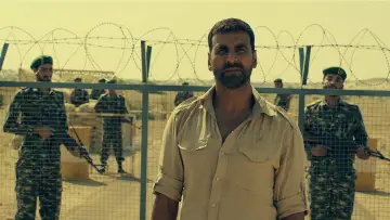 Backdrop to the movie "Airlift" #609073