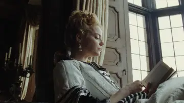 Backdrop to the movie "The Favourite" #743261