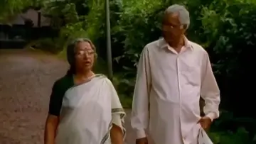 Backdrop to the movie "Oru Cheru Punchiri" #1621825