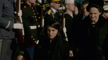 Backdrop to the movie "Jackie" #904875