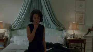 Backdrop to the movie "Jackie" #904885
