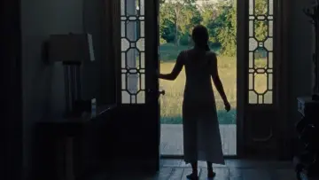 Backdrop to the movie "mother!" #249341