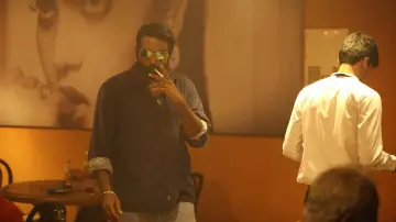 Backdrop to the movie "Kadhalum Kadanthu Pogum" #1651739