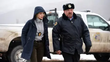Backdrop to the movie "Wind River" #917799