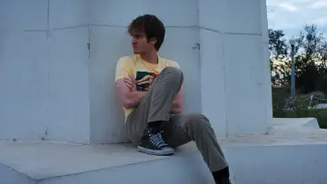 Backdrop to the movie "Under the Silver Lake" #1004402