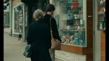 Backdrop to the movie "L