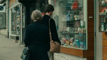 Backdrop to the movie "L
