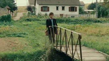 Backdrop to the movie "L