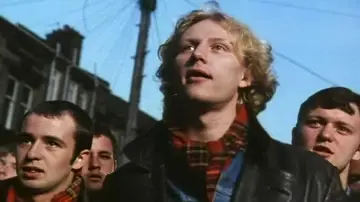 Backdrop to the movie "Small Faces" #498551