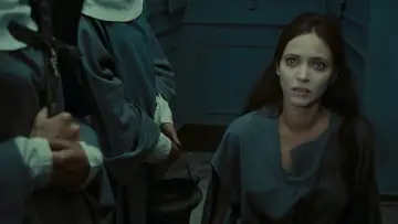Backdrop to the movie "The Nun" #1125230