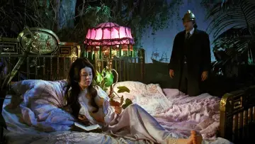 Backdrop to the movie "The Hourglass Sanatorium" #1633964