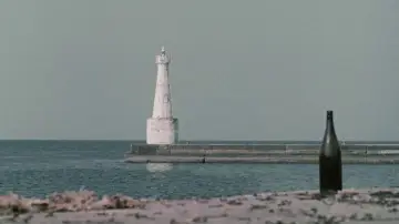 Backdrop to the movie "Floating Weeds" #1085585