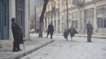 Backdrop to the movie "Landscape in the Mist" #1102128