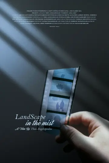 Poster to the movie "Landscape in the Mist" #1172788