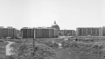 Backdrop to the movie "Mamma Roma" #752405