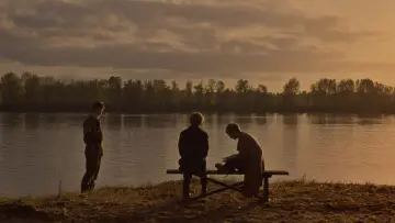 Backdrop to the movie "Restless" #1075298