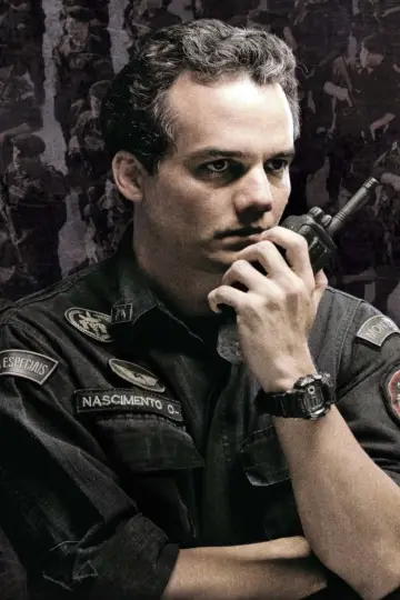 Poster to the movie "Elite Squad: The Enemy Within" #753531