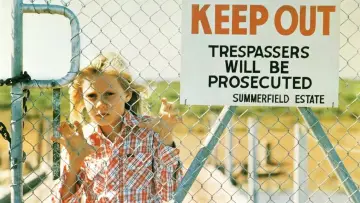 Backdrop to the movie "Summerfield" #1132747