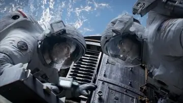 Backdrop to the movie "Gravity" #631315