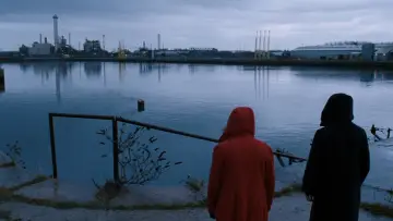 Backdrop to the movie "Submarine" #968069