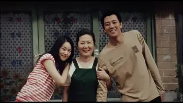 Backdrop to the movie "Sunflower" #922747