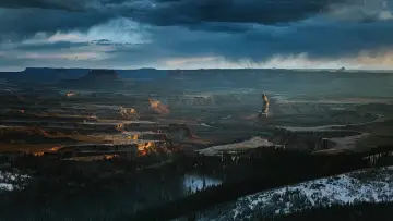 Backdrop to the movie "Mythica: The Godslayer" #407076