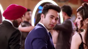 Backdrop to the movie "Junooniyat" #697770