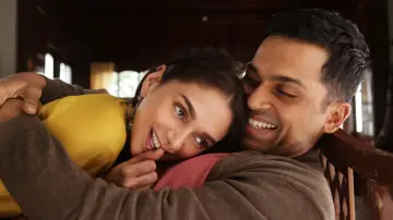 Backdrop to the movie "Kaatru Veliyidai" #1147811