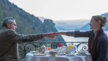 Backdrop to the movie "Phantom Thread" #671750