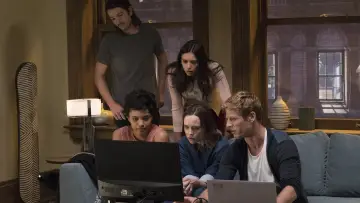 Backdrop to the movie "Flatliners" #329471