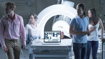 Backdrop to the movie "Flatliners" #329485