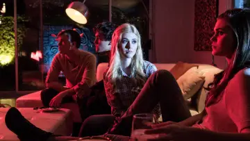 Backdrop to the movie "Indiscretion" #1585351